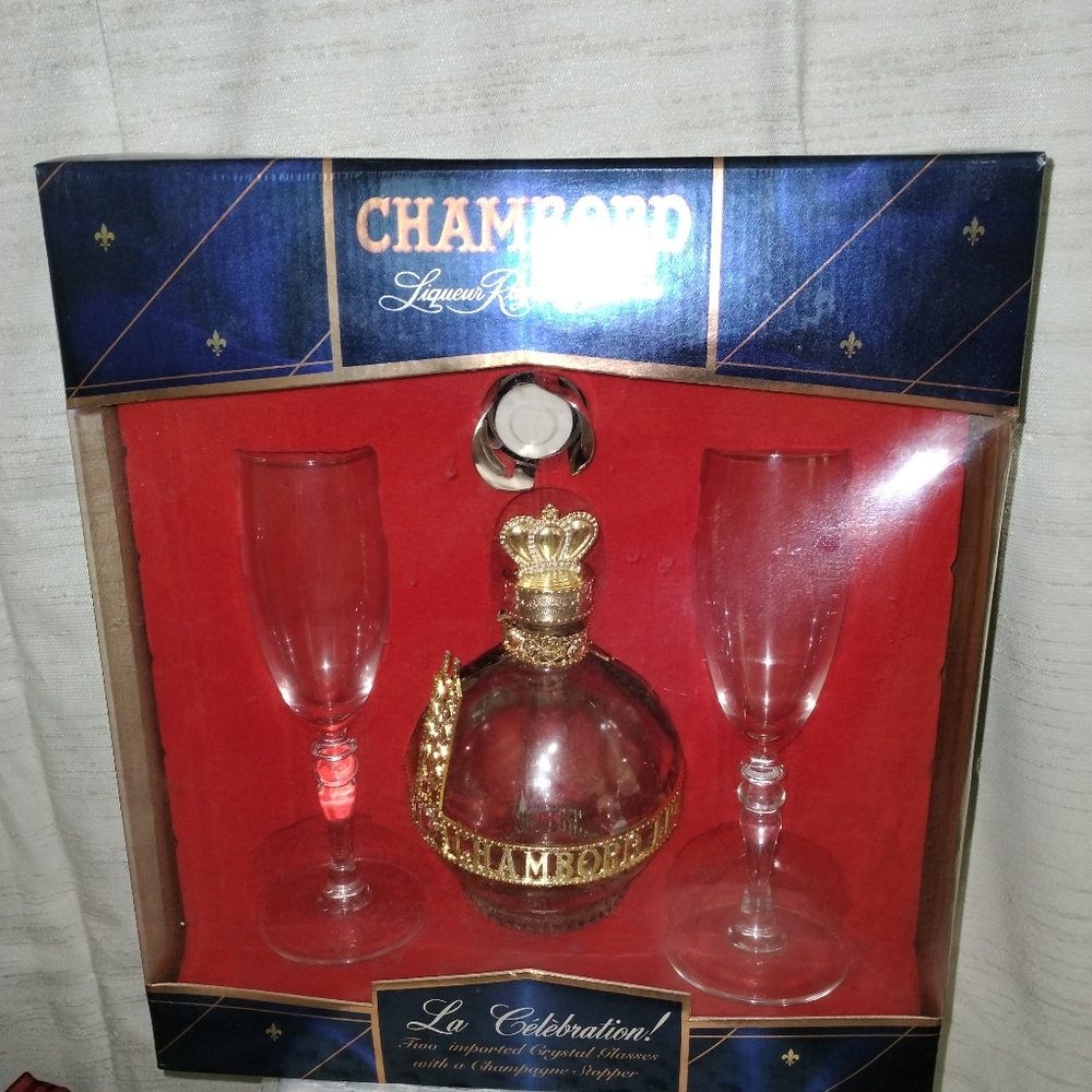 Chambord Royale (empty) decanter with stopper and crystal glasses
